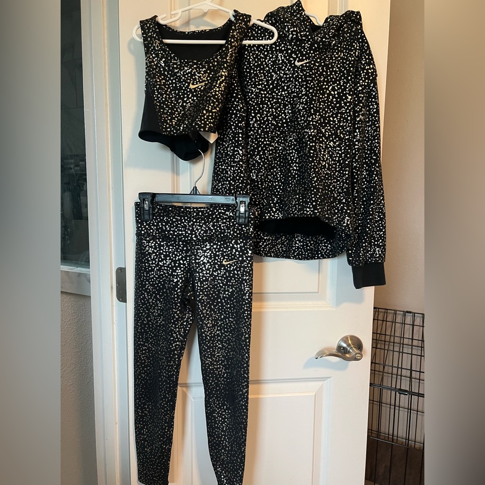 Nike Black and Gold Speckled Activewear Set